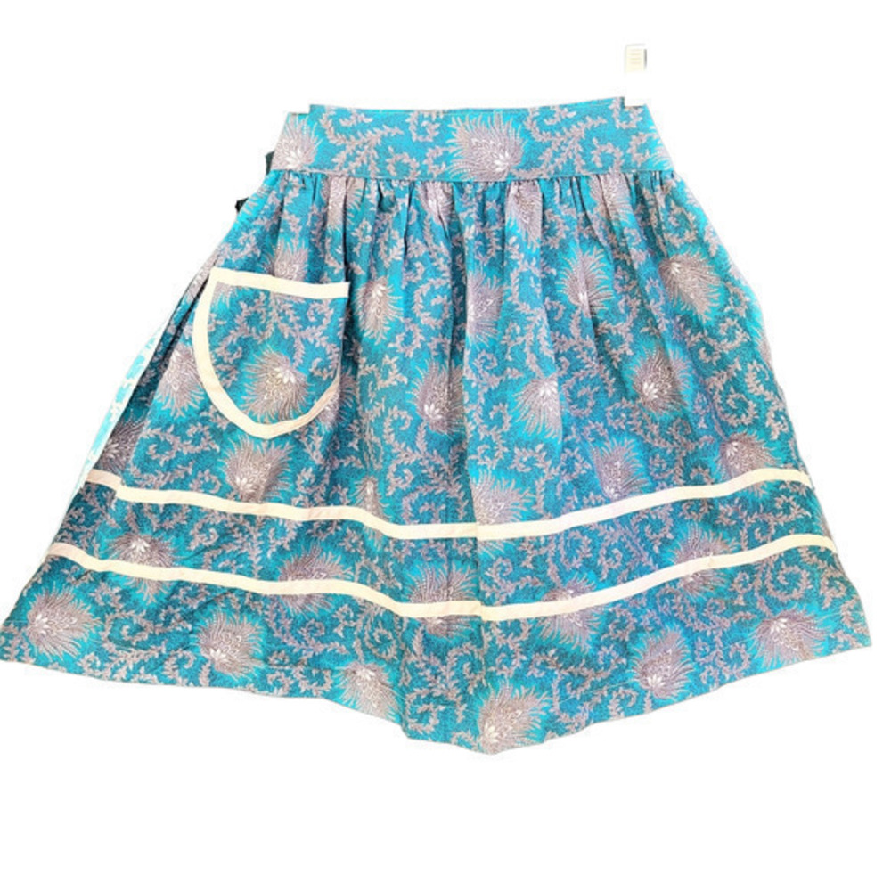 Vintage Handmade Floral Fan Motif, White Trim Detail Tie‎ Back Pocket Half Apron